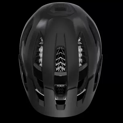 Capacete preto aerodinâmico com aberturas para ventilação