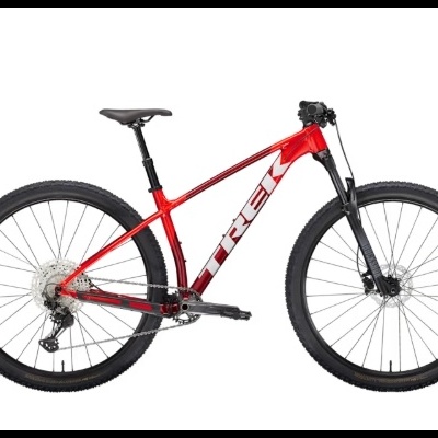 Bicicleta de montanha TREK vermelha com suspensão dianteira