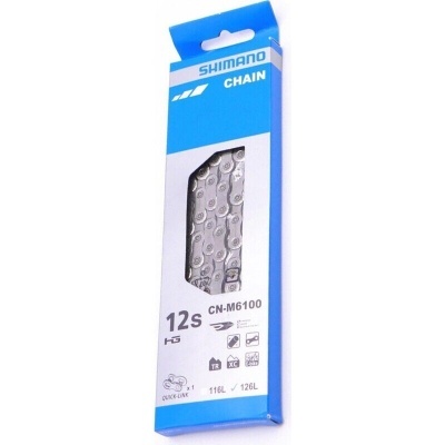 Embalagem azul e branca do Shimano Chain CN-M6100 com corrente de bicicleta prateada visível