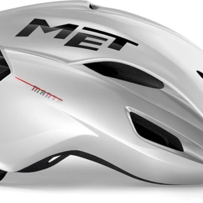 Capacete de ciclismo branco com texto MET e aberturas para ventilação
