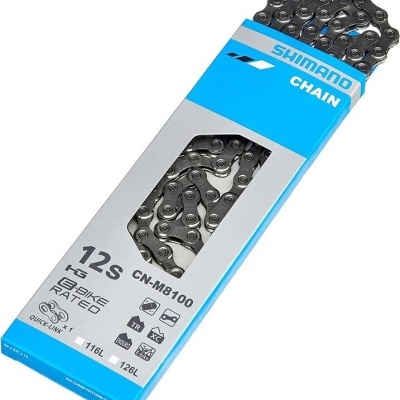 Caixa azul e cinza contendo corrente de bicicleta Shimano para 12 velocidades.
