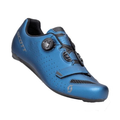 Sapatilha de ciclismo azul com fecho de rosca e tira de velcro