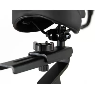 Parte inferior de selim de bicicleta preto com sistema de ajuste