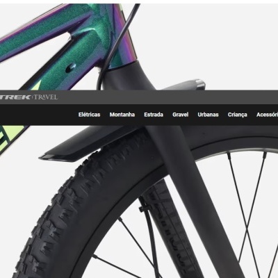 Roda dianteira de bicicleta com pneu preto e quadro verde iridescente