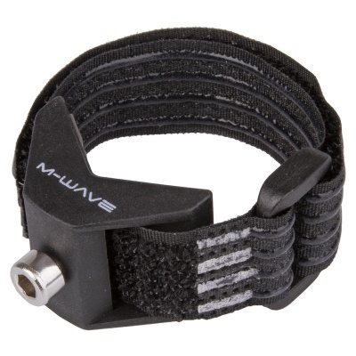 Bracelete ajustável preto com fecho em velcro e peça de plástico preta com texto Mr-WAVE