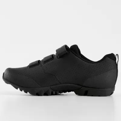 Sapatilha desportiva preta com três tiras de velcro e sola antiderrapante