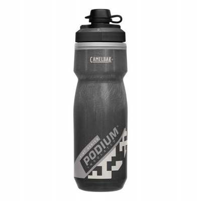 Garrafa de água desportiva preta Camelbak com tampa preta e texto PODIUM