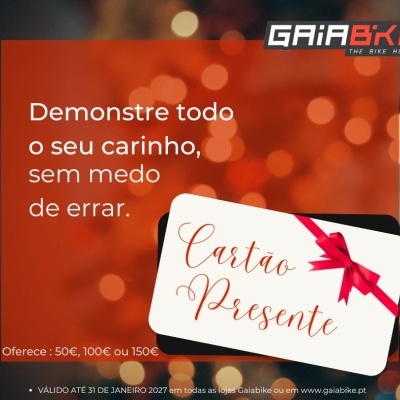 Cartão presente da Gaia Bike com laço vermelho sobre fundo laranja com texto promocional