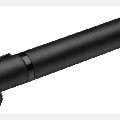 Bomba de ar portátil preta com logótipo SWANS