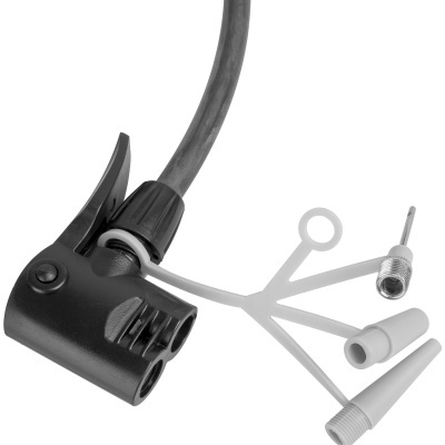 Bomba de ar manual preta com mangueira e adaptadores de válvulas