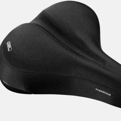 Selim de bicicleta preto acolchoado com texto 'EXPERT PRO'