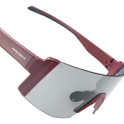 Óculos de sol desportivos cor de vinho com lentes espelhadas cinza