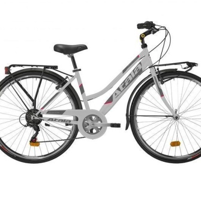 Bicicleta cinza com detalhes pretos e vermelhos, quadro urbano e guarda-lamas.