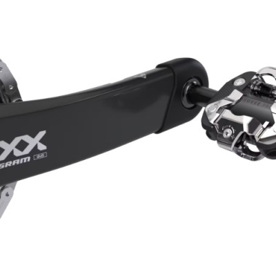 Pedal e braço de pedal de bicicleta preto com inscrição SRAM