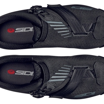 Sapatilhas desportivas pretas e cinza SIDI vista superior.