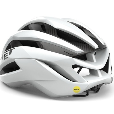 Capacete de bicicleta branco e preto com texto AIRFRAME e adesivo Mips