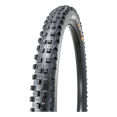 Pneu de bicicleta preto MAXXIS com cravos grandes e fundo branco