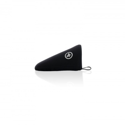 Bolsa ou estojo preto triangular com logotipo circular