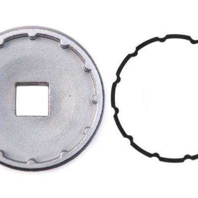 ferramenta metálica redonda e anel de vedação preto