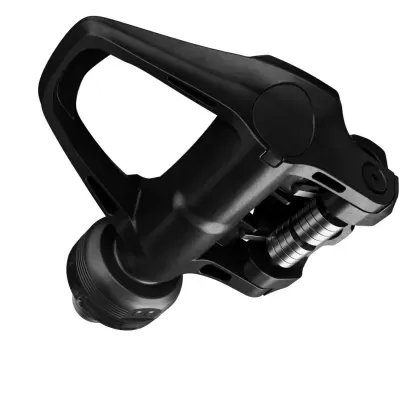 Pedal preto para bicicleta em fundo branco