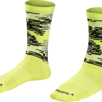 Par de meias amarelo fluorescente com padrão digital preto e cinzento.