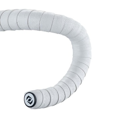 Guiador de bicicleta com fita de embalar branca e tampa final preta com símbolo