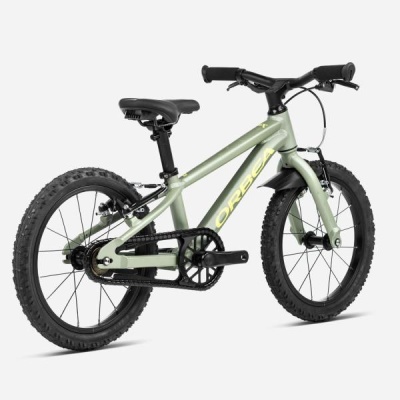 Bicicleta infantil verde claro com pneus pretos e texto ORBEA no quadro