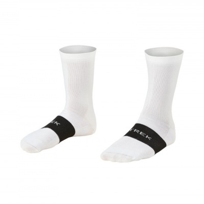 Meias brancas compridas com faixa preta escrita FREIK