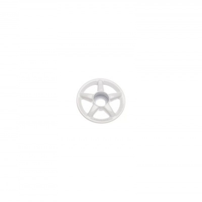 Roda pequena branca com cinco raios e orifício central