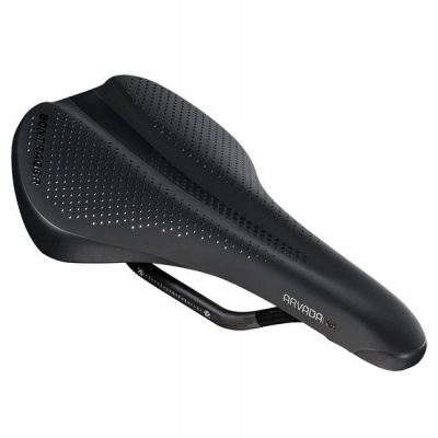 Selim preto perfurado para bicicleta com texto ONWARD e FORWARD.