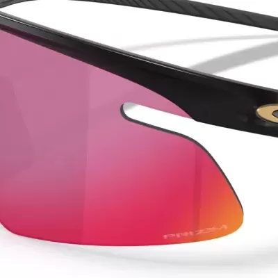 Óculos de sol desportivos com lentes prizm vermelhas e armação preta