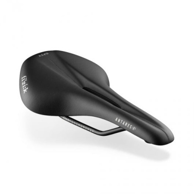 Selim de bicicleta preto com texto 'ARIONE R1' e 'fi'zi:k'