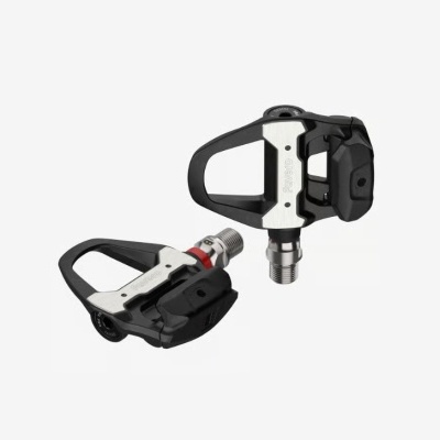Par de pedais de bicicleta de estrada Favero preto e prateado