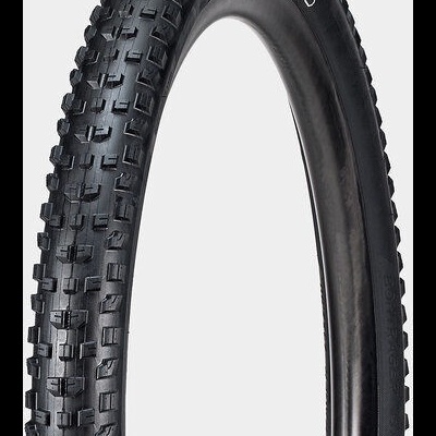 Pneu de bicicleta preto com padrão texturizado e texto 'SPEED TERRAIN' na lateral