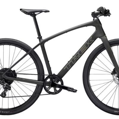 Bicicleta desportiva preta com quadro carbono e pneus GR1 EXPERT