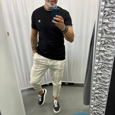 https://www.galerias-martins.pt/product/t-shirt-preta-2