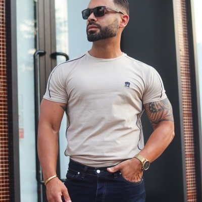 https://www.galerias-martins.pt/product/t-shirt-bege-4