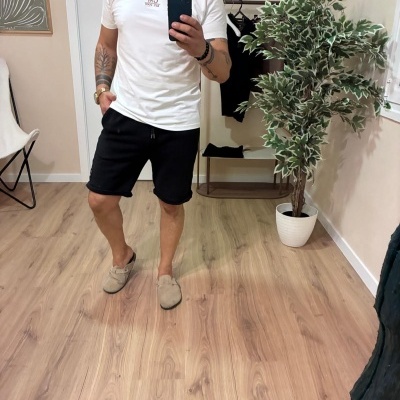 https://www.galerias-martins.pt/product/calcao-preto