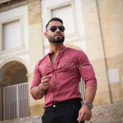 https://www.galerias-martins.pt/product/camisa-slim-fit-vermelho-cardeal