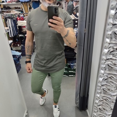 https://www.galerias-martins.pt/product/t-shirt-verde-slim-fit-veste-justo-2