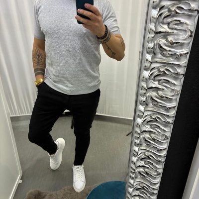 https://www.galerias-martins.pt/product/t-shirt-trico-cinza