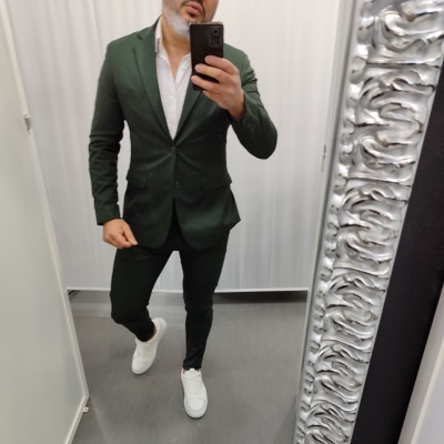 https://www.galerias-martins.pt/product/fato-slim-fit-verde-rf-20