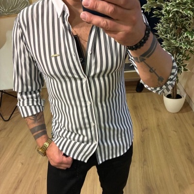 https://www.galerias-martins.pt/product/camisa-riscas-cinza