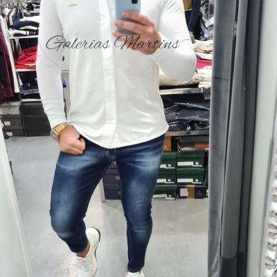 https://www.galerias-martins.pt/product/camisa-em-malha-cote-regular-branca
