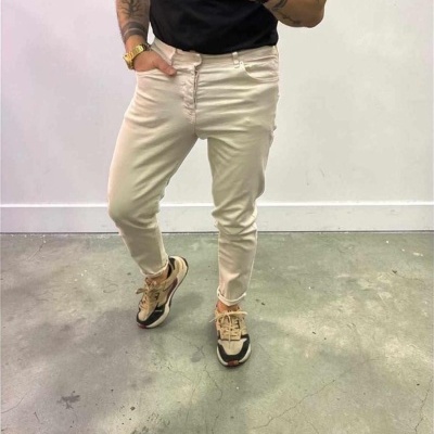 https://www.galerias-martins.pt/product/calcas-tapered-bege-2
