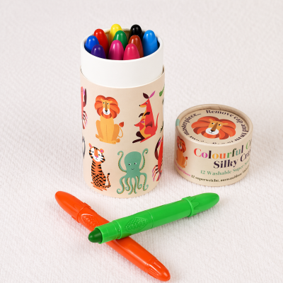 Estojo redondo de giz de cera colorido com embalagem ilustrada de animais