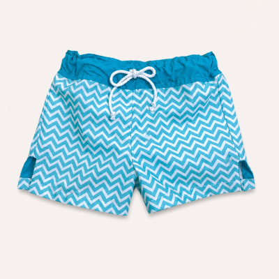 Calções de banho azuis e brancos com padrão zigzag e cordão branco