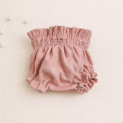 Calções de bebé rosa com cós e bainhas elásticas franzidas