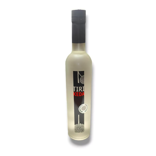 Aguardente Medronho Tirikeda Bio - 500 ml Garrafa translúcida com tampa preta e etiqueta preta com texto TIRI KEDA