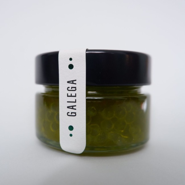 Caviar de Azeite Virgem Extra Tratturo* de Fronteira Frasco de vidro com esferas verdes e tampa preta